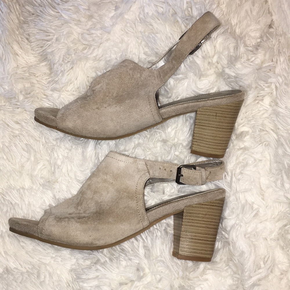 White Mountain Beige Suede Heel  Sandal